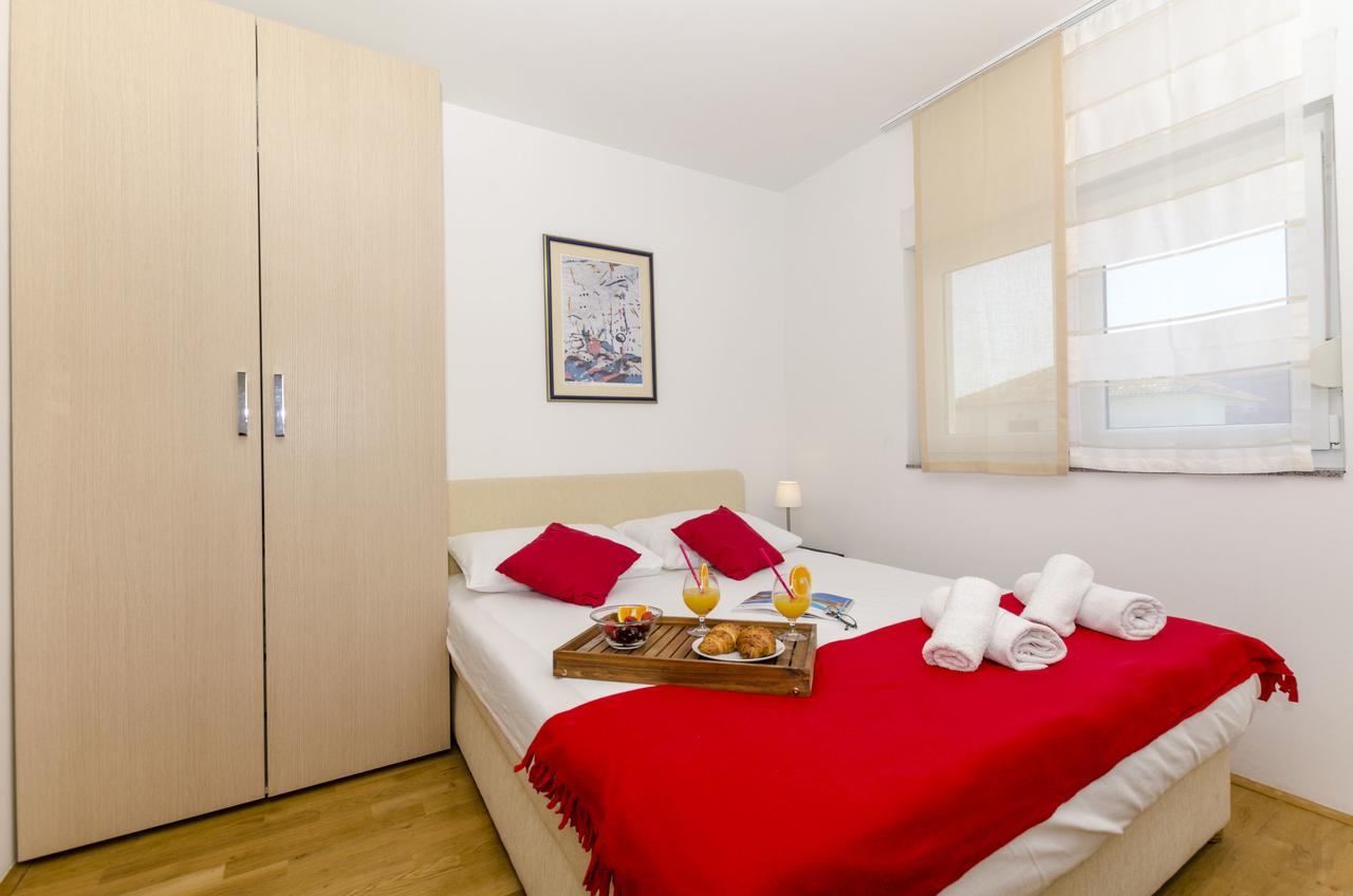 Apartments Maja Donji Okrug  Bagian luar foto