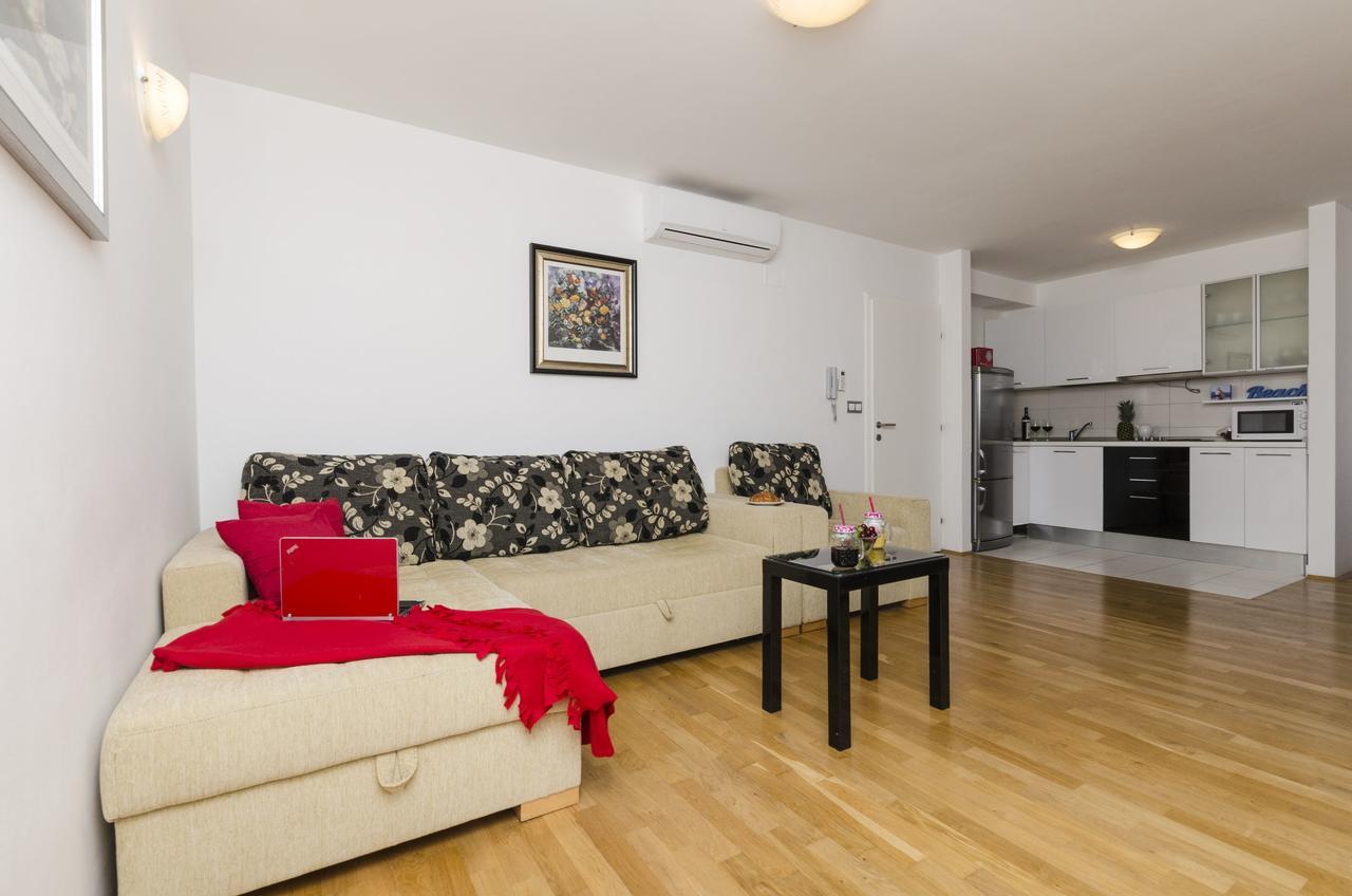Apartments Maja Donji Okrug  Bagian luar foto