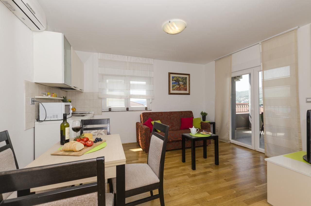 Apartments Maja Donji Okrug  Bagian luar foto