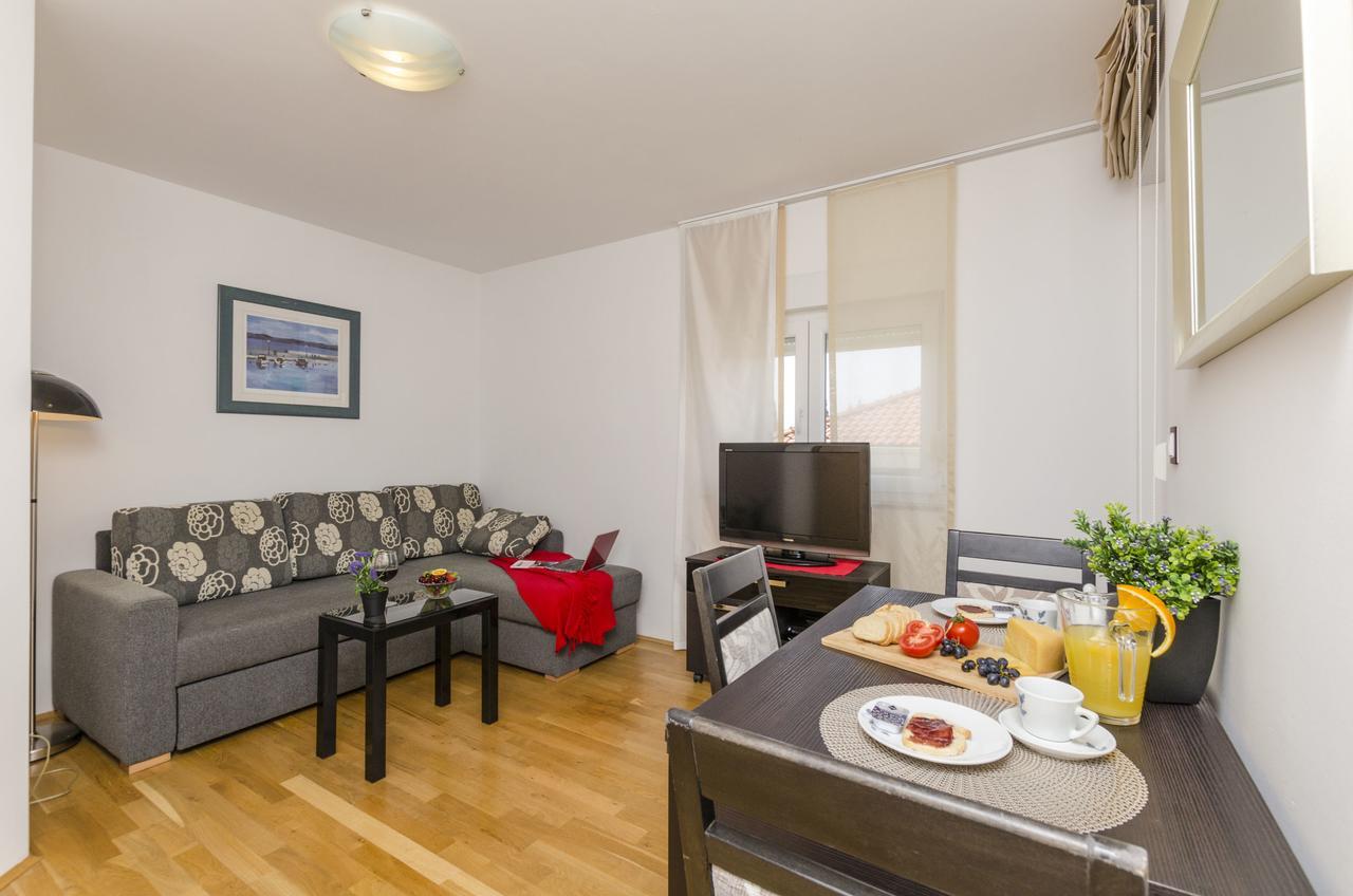 Apartments Maja Donji Okrug  Bagian luar foto