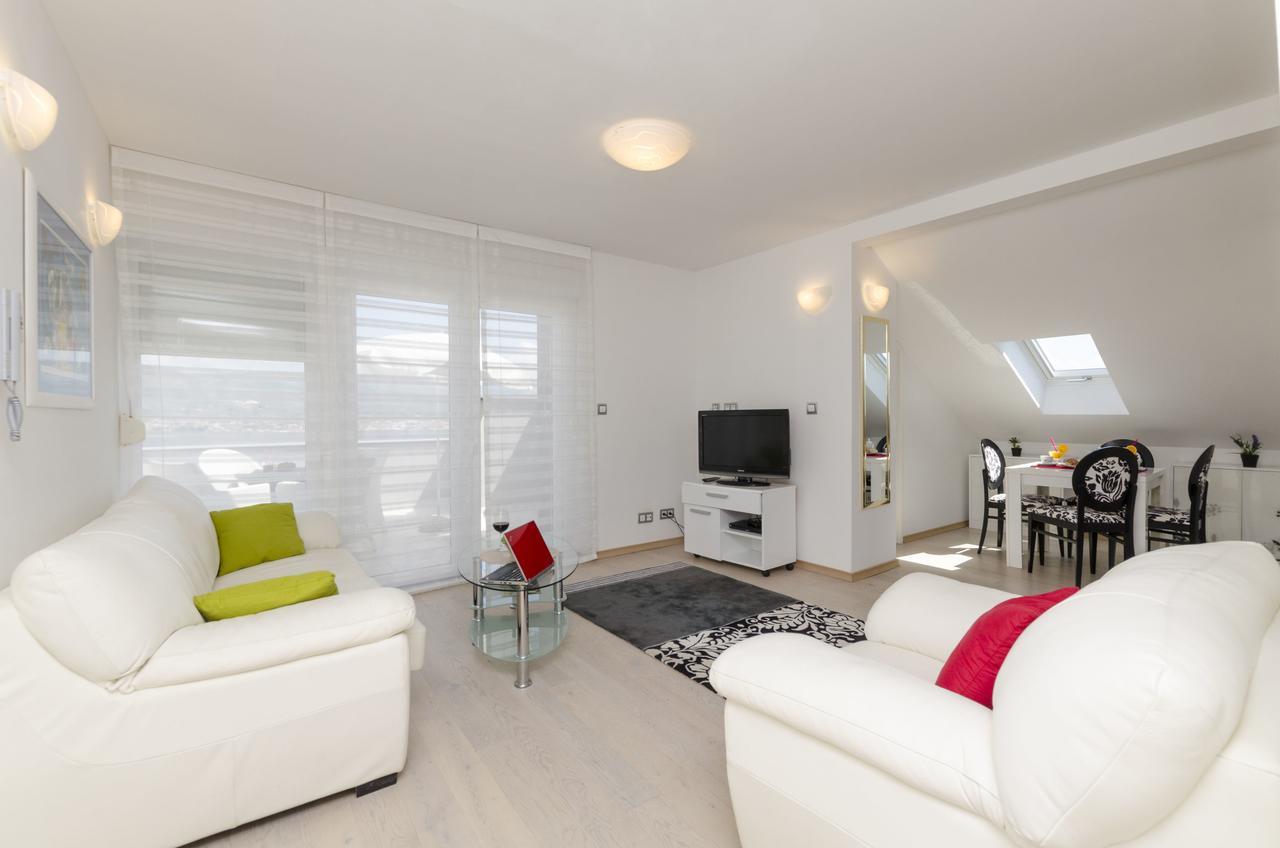 Apartments Maja Donji Okrug  Bagian luar foto