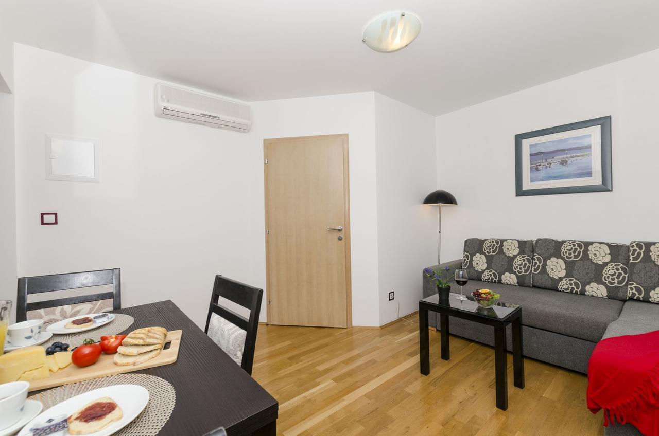 Apartments Maja Donji Okrug  Bagian luar foto