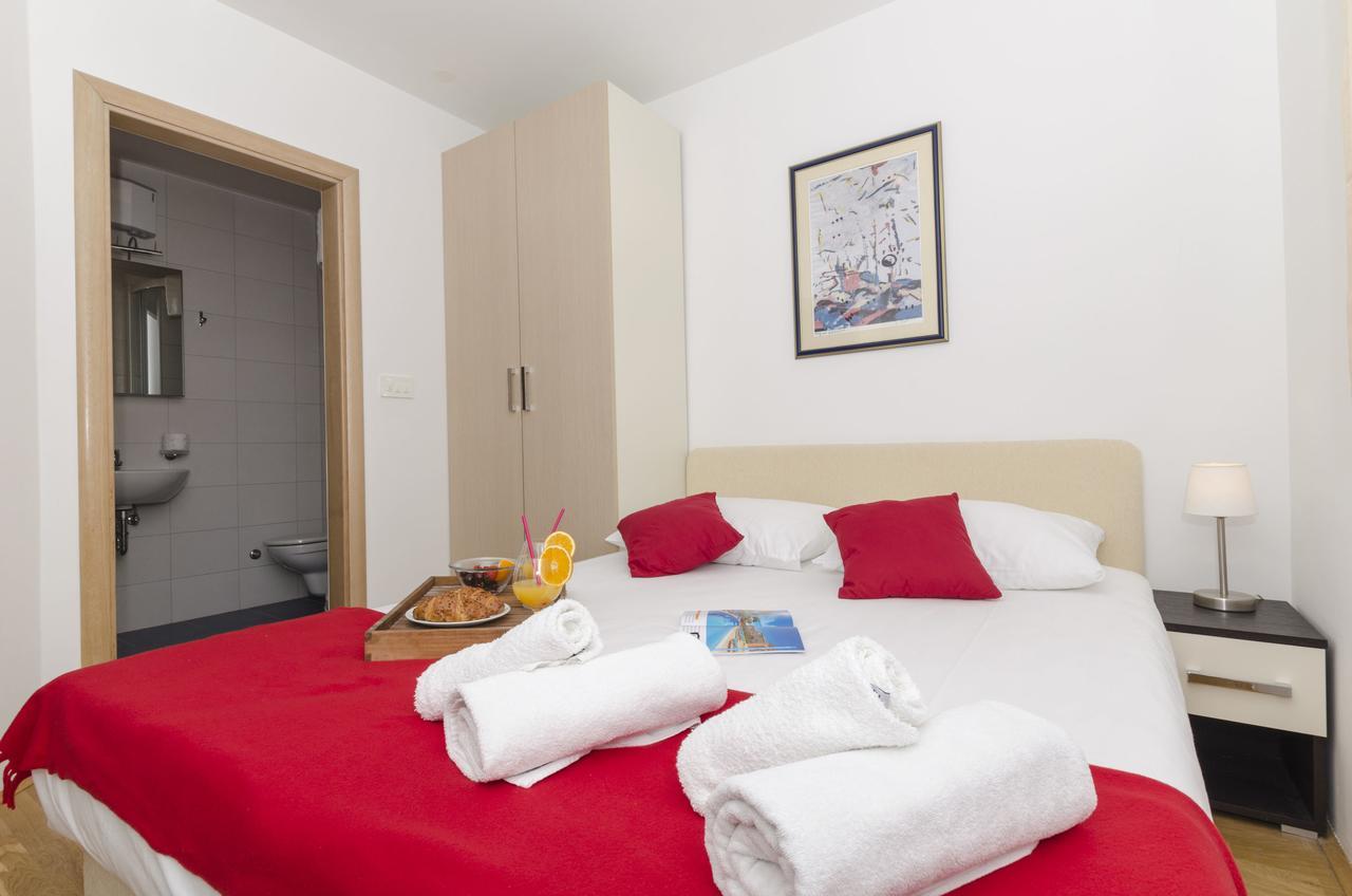 Apartments Maja Donji Okrug  Bagian luar foto