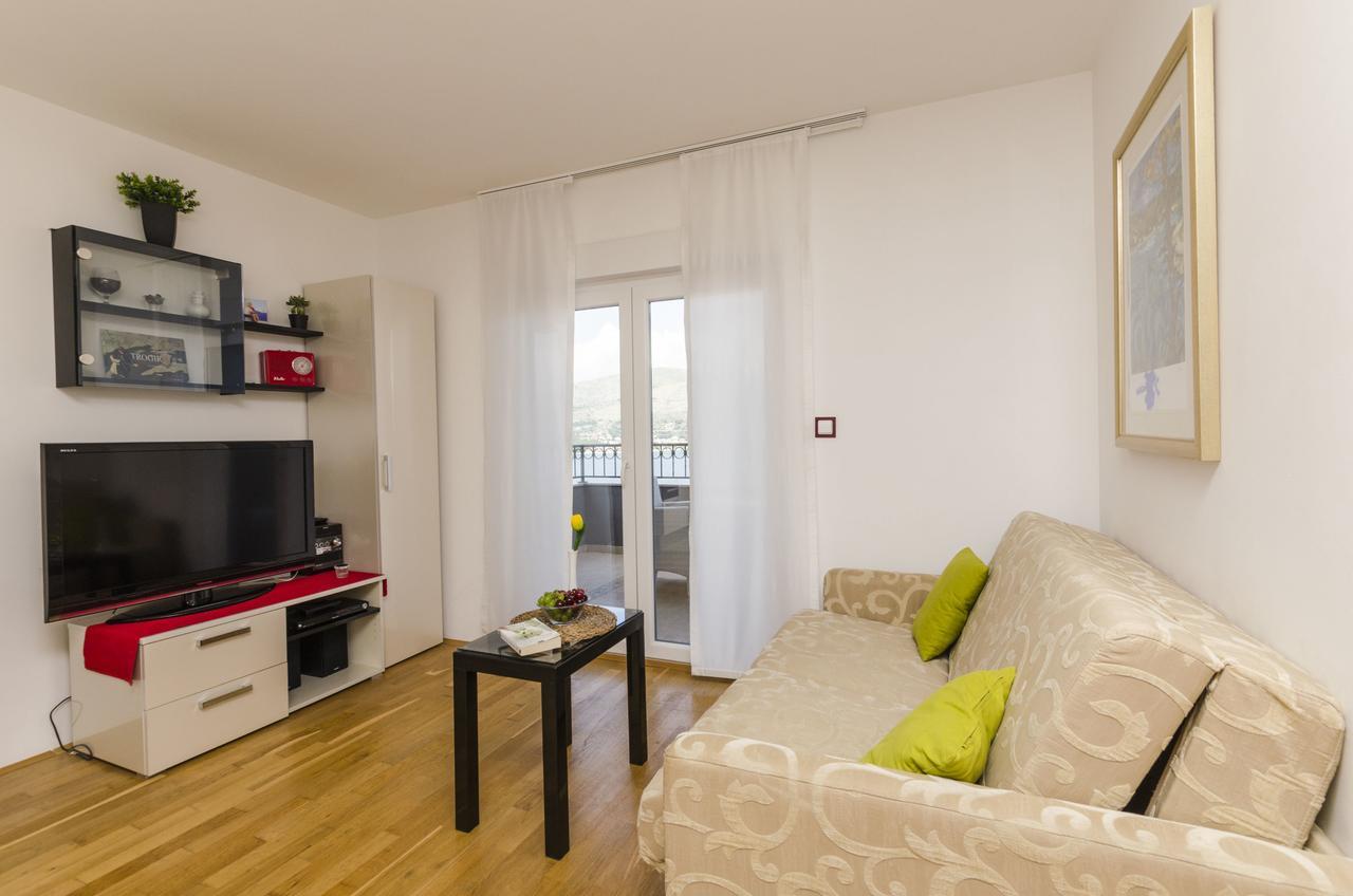 Apartments Maja Donji Okrug  Bagian luar foto