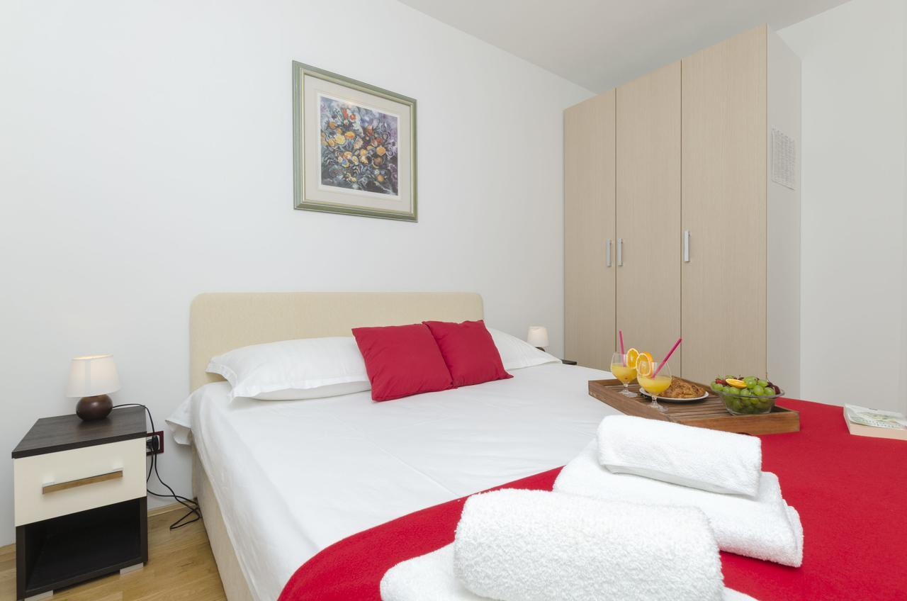 Apartments Maja Donji Okrug  Bagian luar foto
