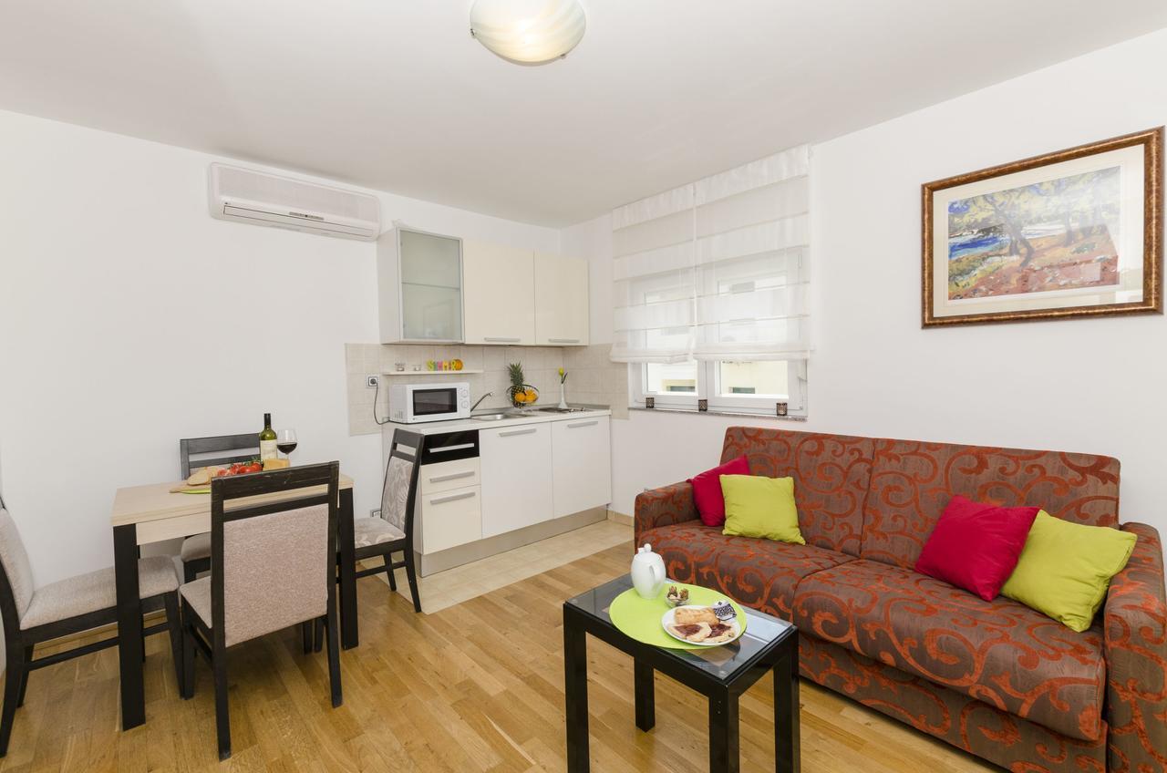 Apartments Maja Donji Okrug  Bagian luar foto