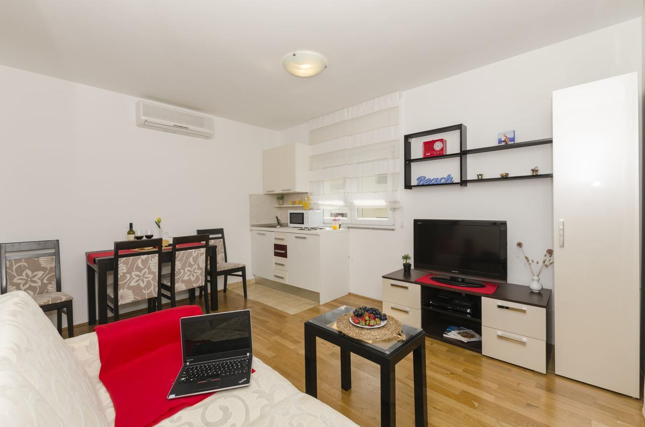 Apartments Maja Donji Okrug  Bagian luar foto