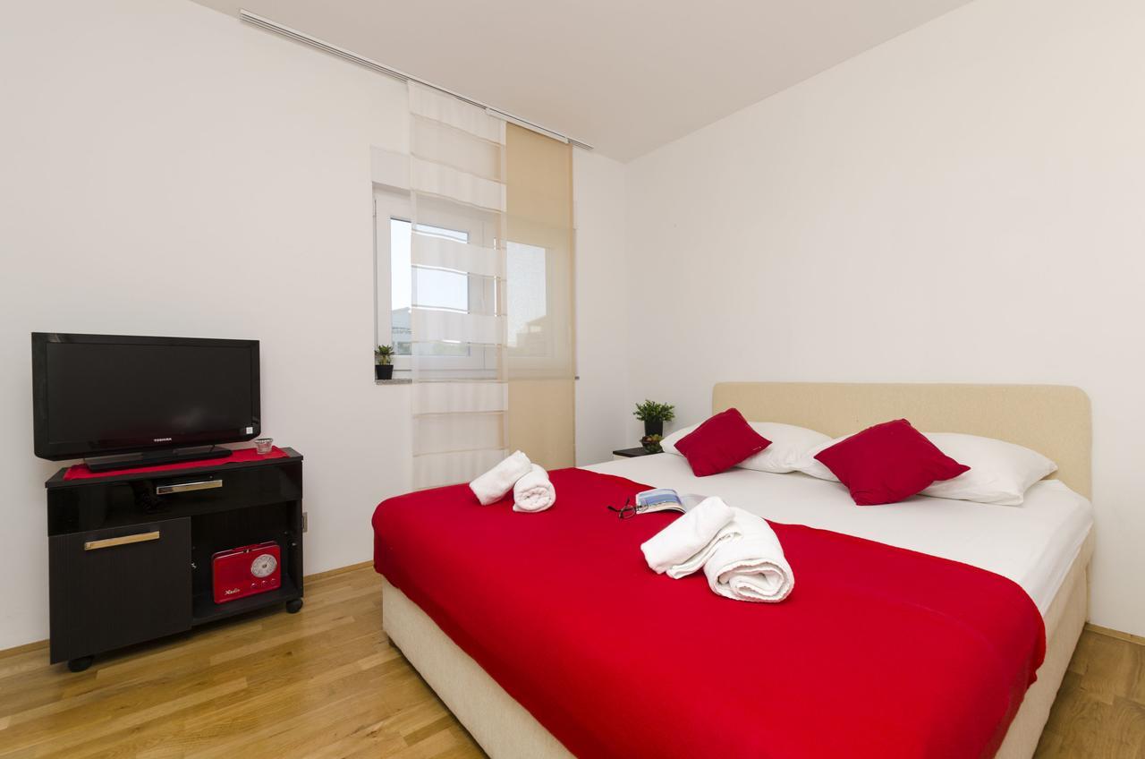 Apartments Maja Donji Okrug  Bagian luar foto