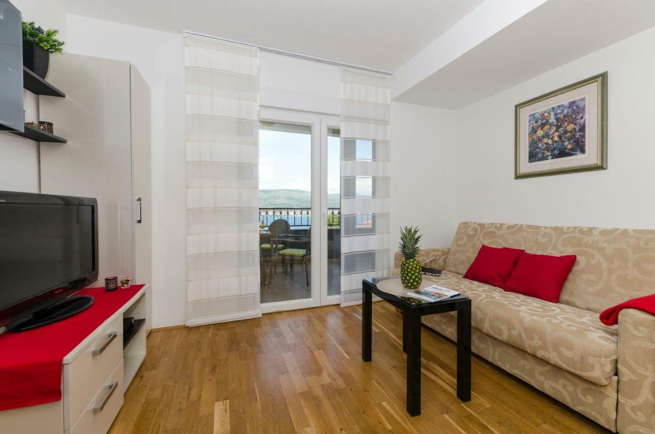 Apartments Maja Donji Okrug  Ruang foto