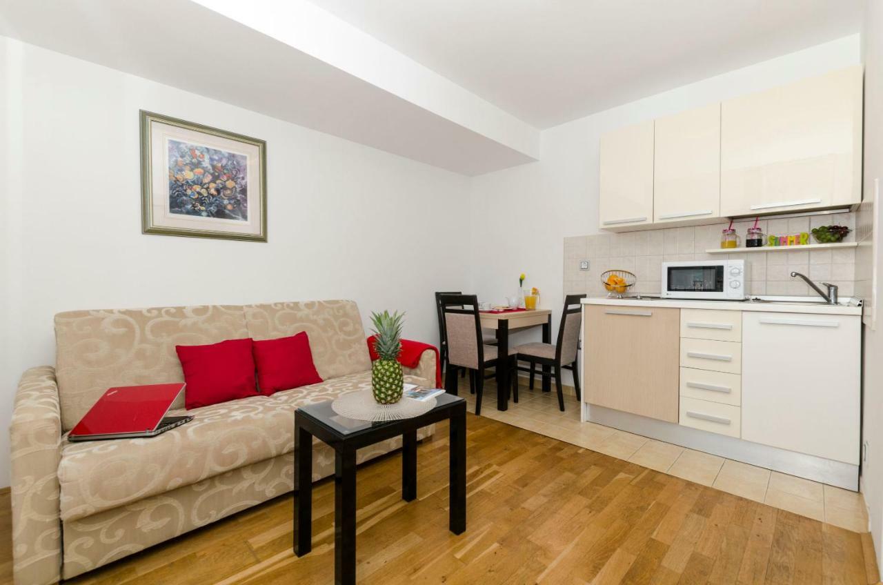 Apartments Maja Donji Okrug  Ruang foto