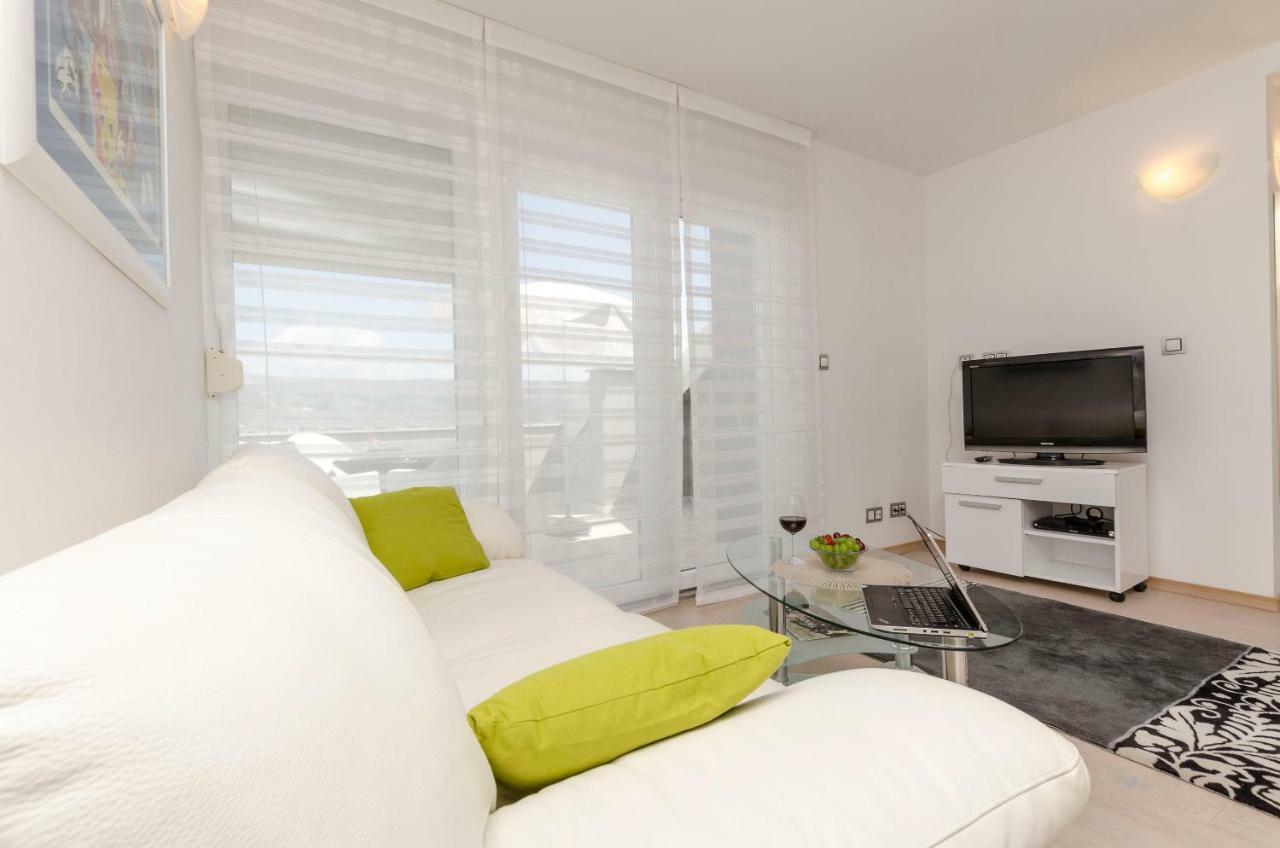 Apartments Maja Donji Okrug  Bagian luar foto
