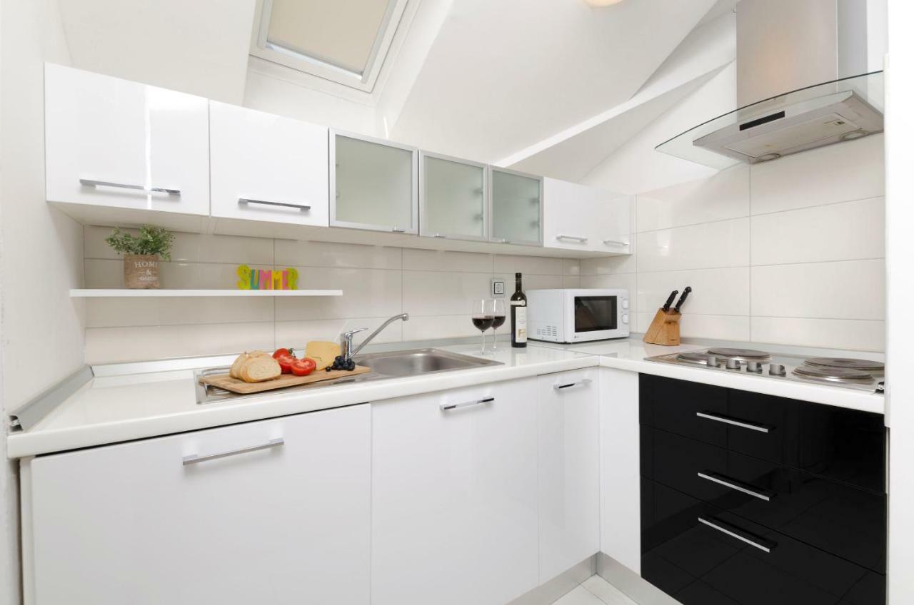 Apartments Maja Donji Okrug  Ruang foto