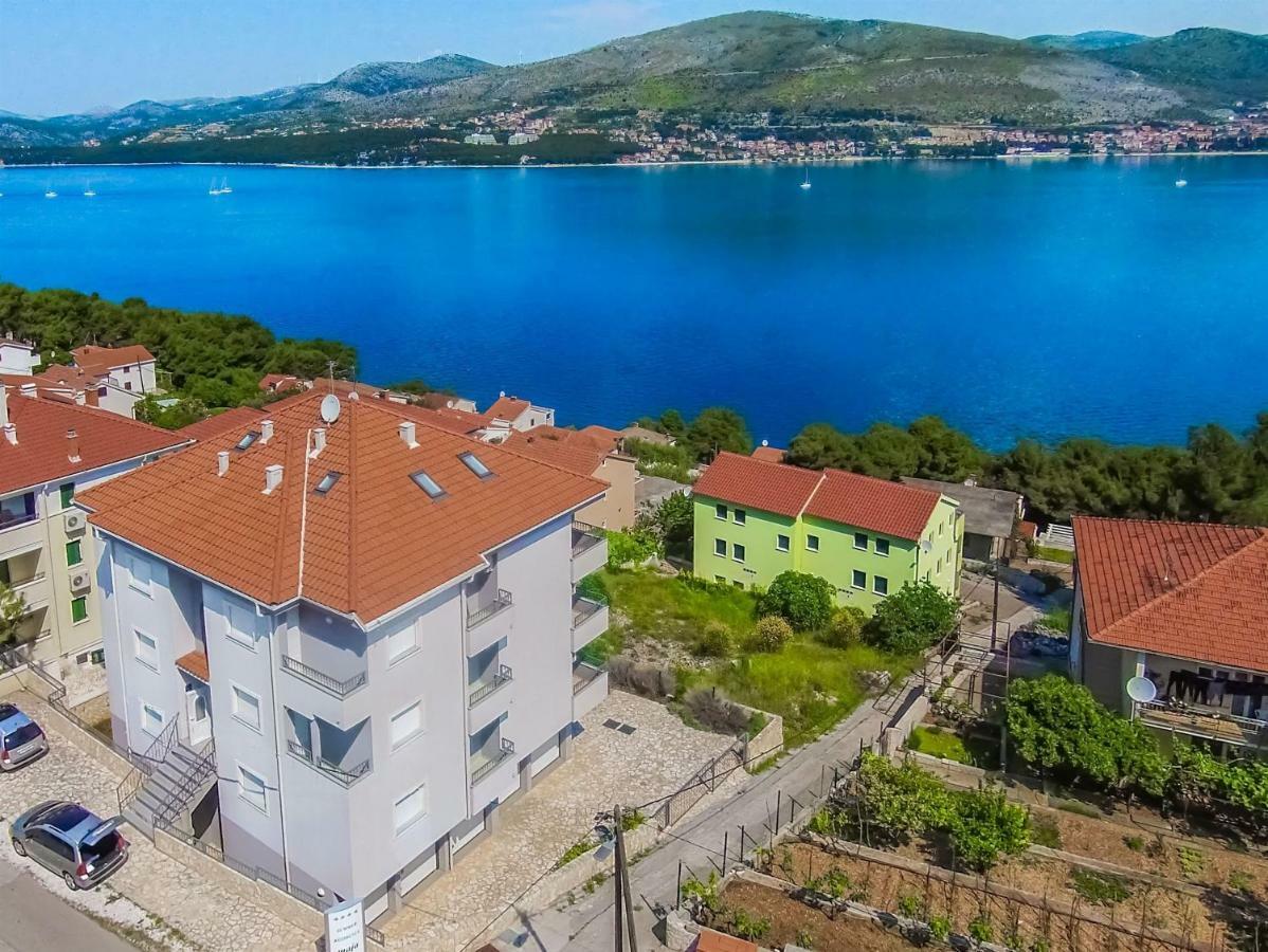 Apartments Maja Donji Okrug  Bagian luar foto